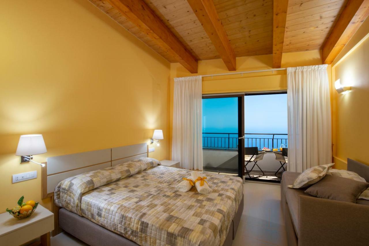 Luxury Room,896482762:JPEG
